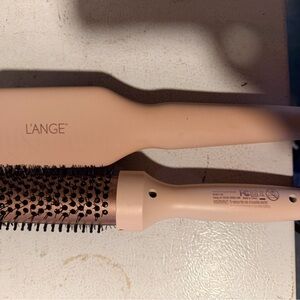 Lange Blush Round Hair Brush and Wavy Talk Round Brush